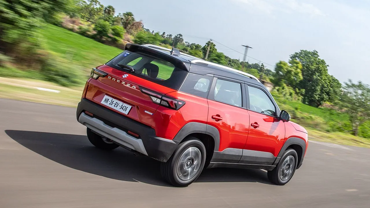 Maruti Brezza On Road Price In New Delhi - इस गाड़ी को खरीदने की ऐसी मची होड़, शुरुआती कीमत सिर्फ इतनी 1 Maruti Brezza On Road Price In New Delhi